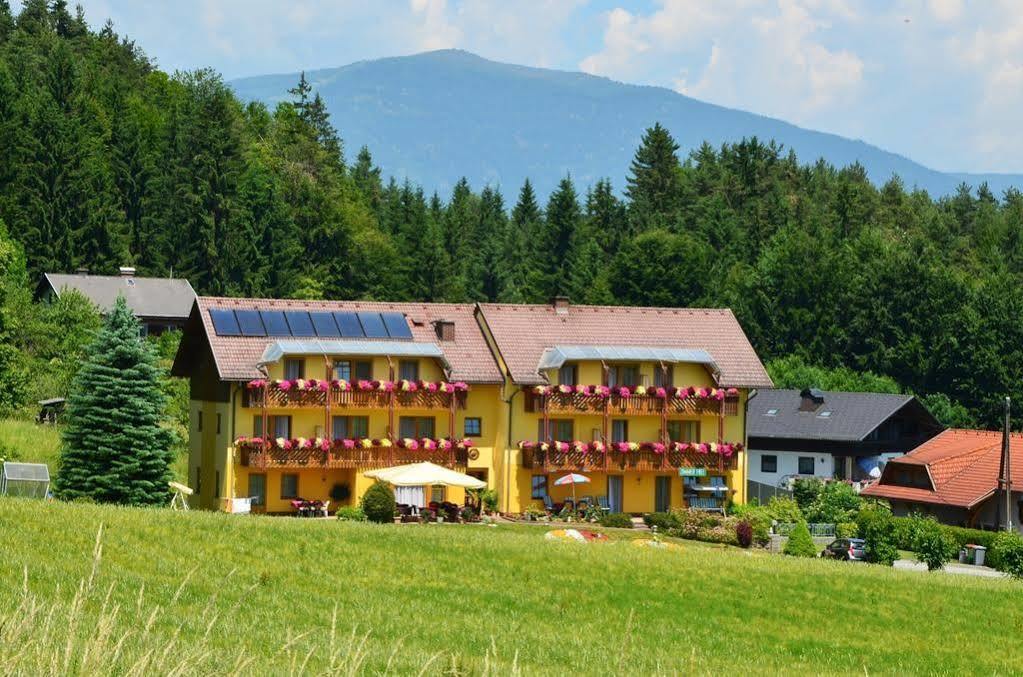 Gaestehaus Goetz Drobollach am Faakersee Exterior photo